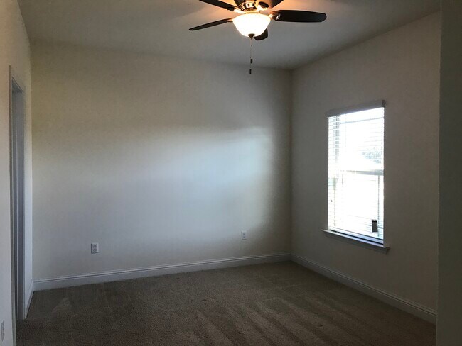 Back upstairs bedroom with walk-in closet - 3776 River Trace Dr