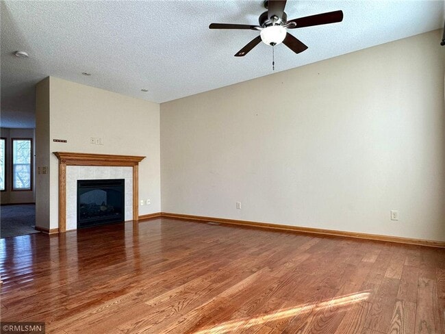 Building Photo - 1760 Riverside Dr