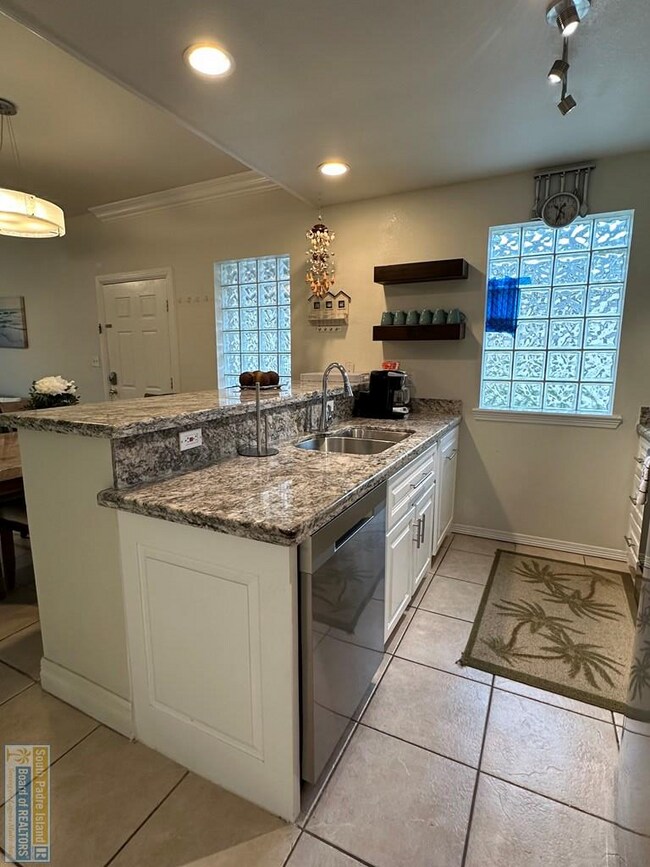 Building Photo - 111 E Polaris Dr