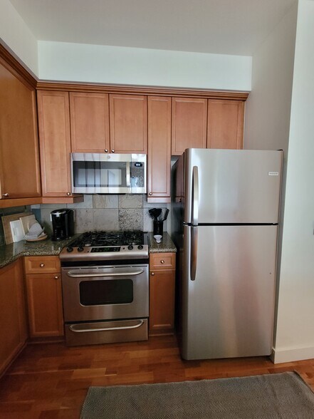 Building Photo - 400 Washington Ave