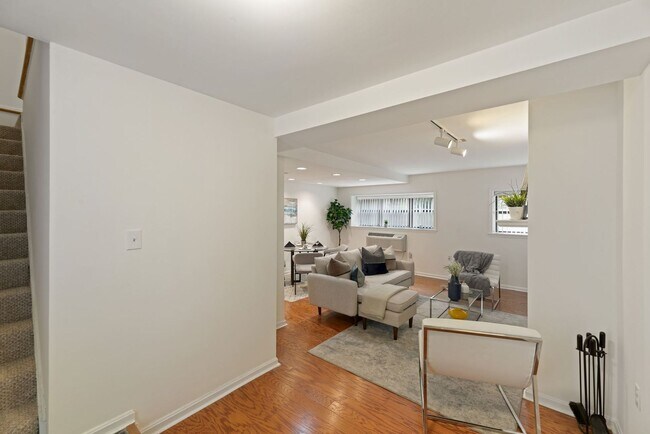 Building Photo - Kalorama Two Bedroom Duplex on Quiet Street! Private Patio/Decorative Fireplace & More!