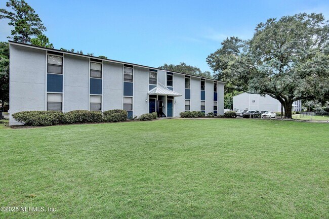 Building Photo - 10825 Key Haven Blvd