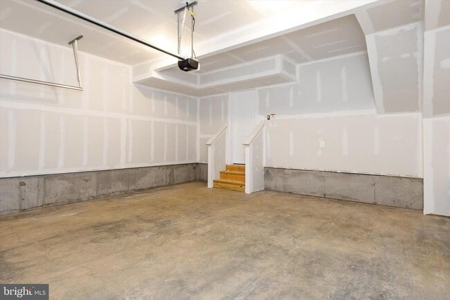 Building Photo - 405 17th Ave