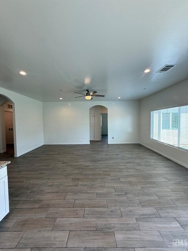 Building Photo - 3915 Costa Del Sol Ln