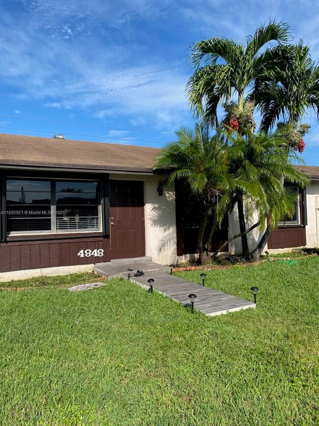Primary Photo - 4848 SW 135th Pl
