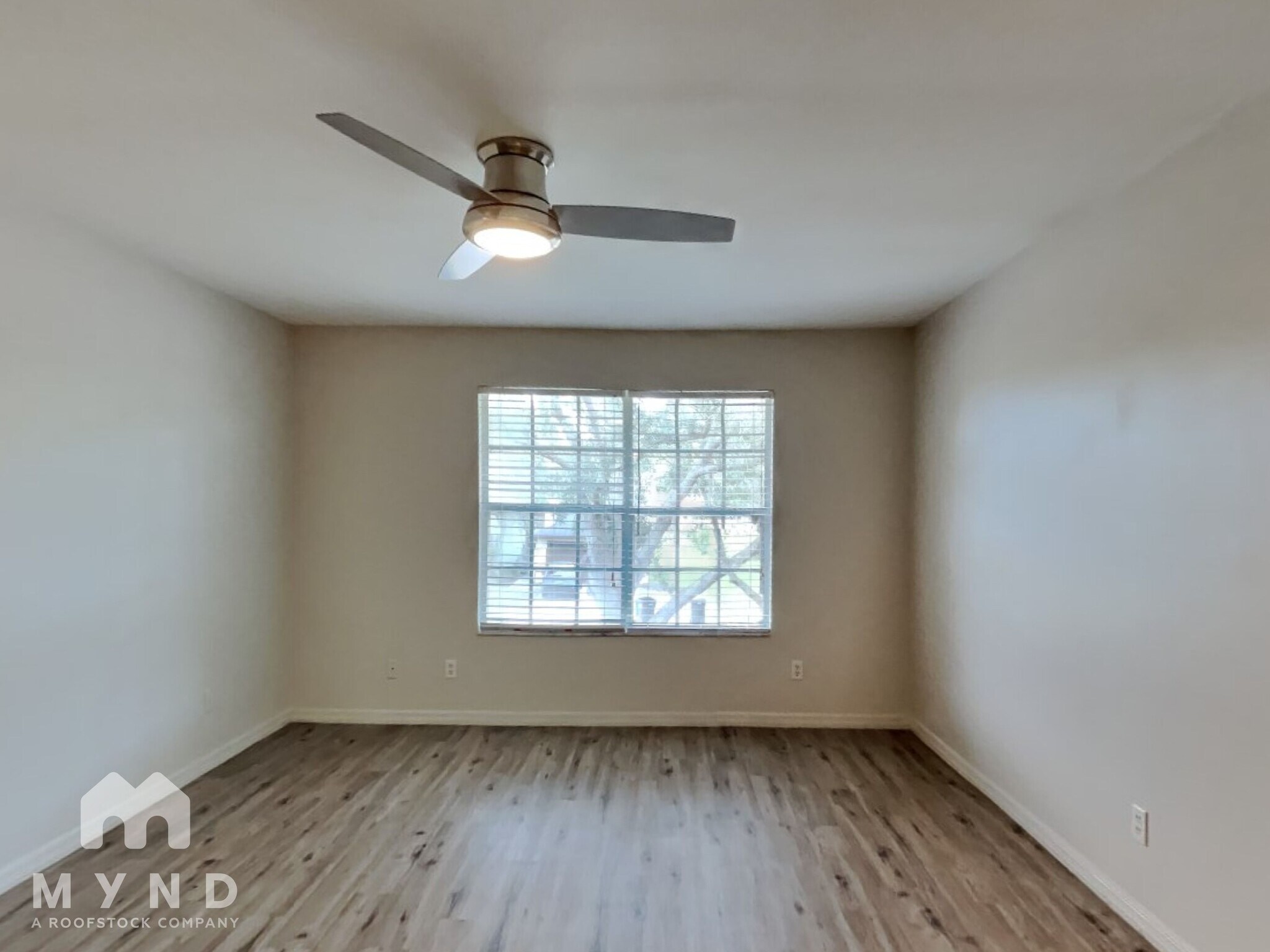 Building Photo - 1938 Blue Fox Ct