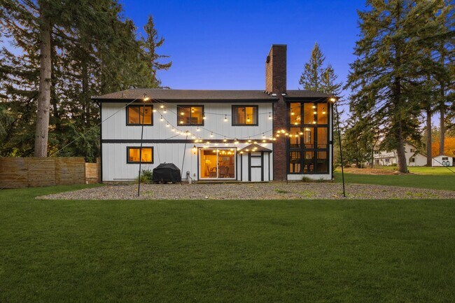 Building Photo - Redmond 4BD / 3BA Home with Central A/C on 3 Acres – Available Now