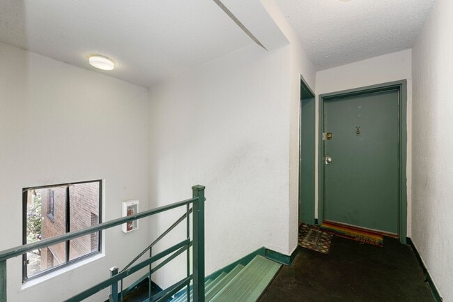 Building Photo - Upgraded 2 Bed on Galveston Street SW!  Ap...