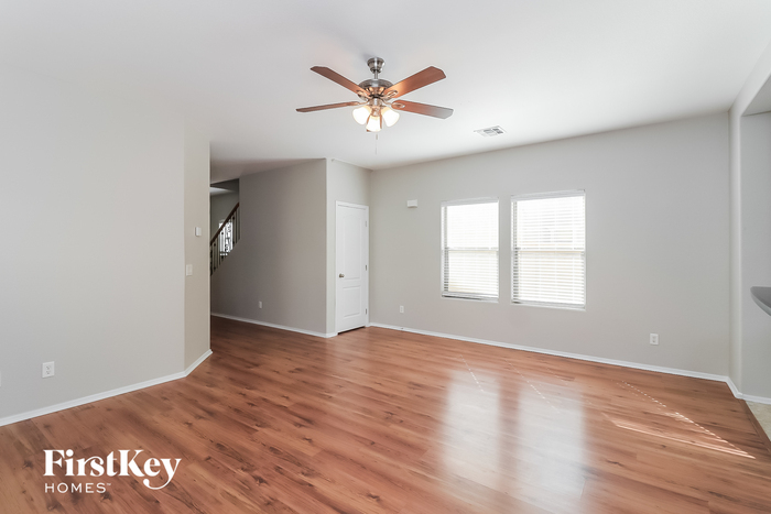 Building Photo - 8512 N 64th Ln