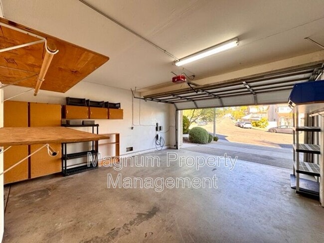 Building Photo - 40085 Temecky Way