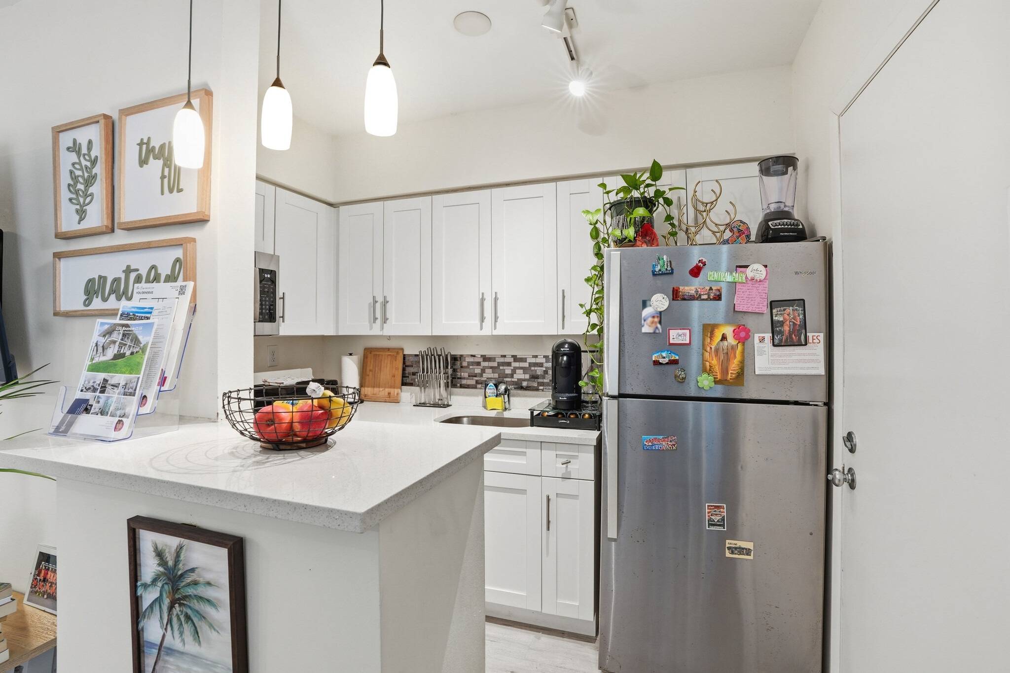 Building Photo - 235 Seaview Ct