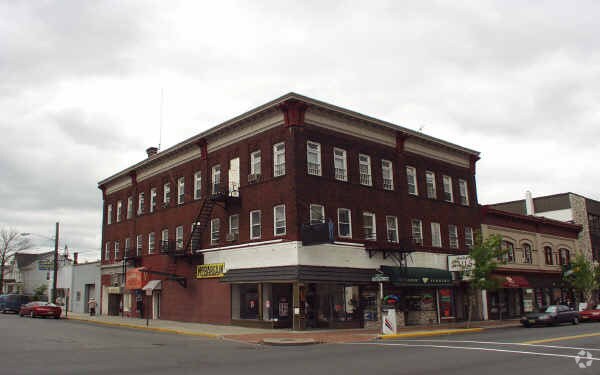 Building Photo - 193-197 Smith St