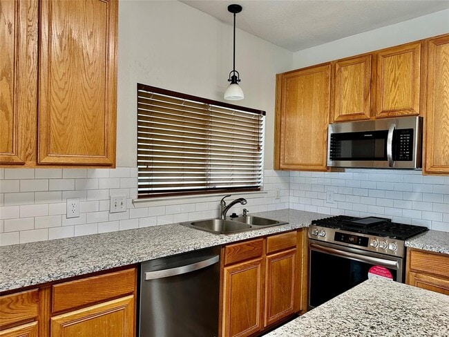 Building Photo - 3910 Mossy Pl Ln
