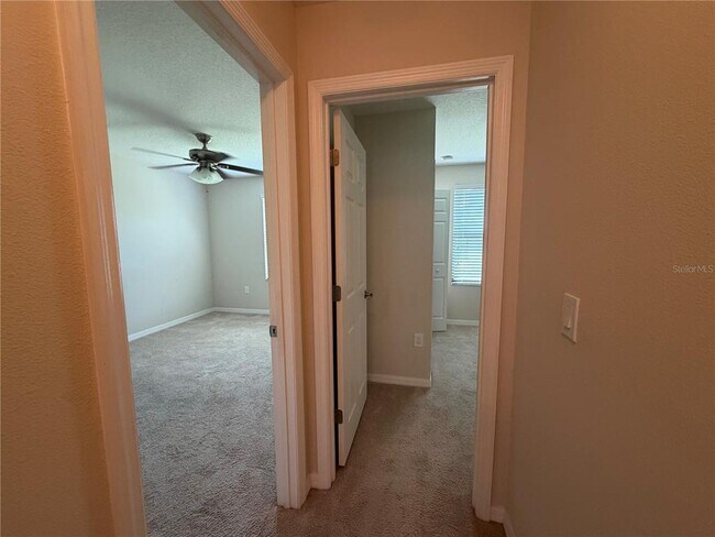 Building Photo - 2432 Seven Oaks Dr