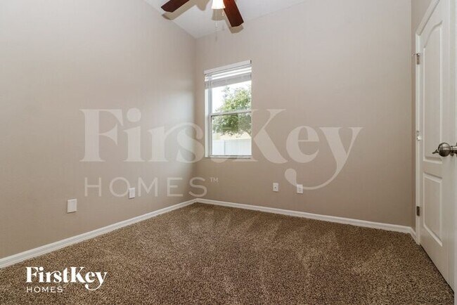 Building Photo - 7727 Stoney Hill Dr