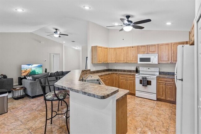 Building Photo - 1356 Haverford Ln