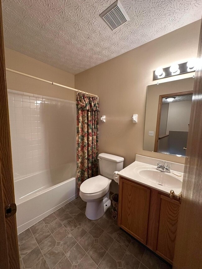 Building Photo - 135 Saratoga St