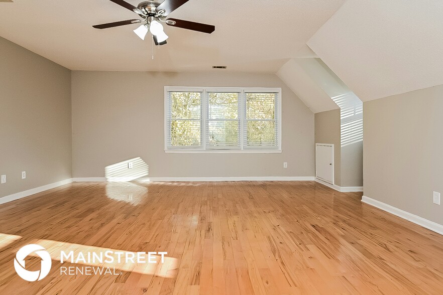 Building Photo - 310 Lakefront Dr