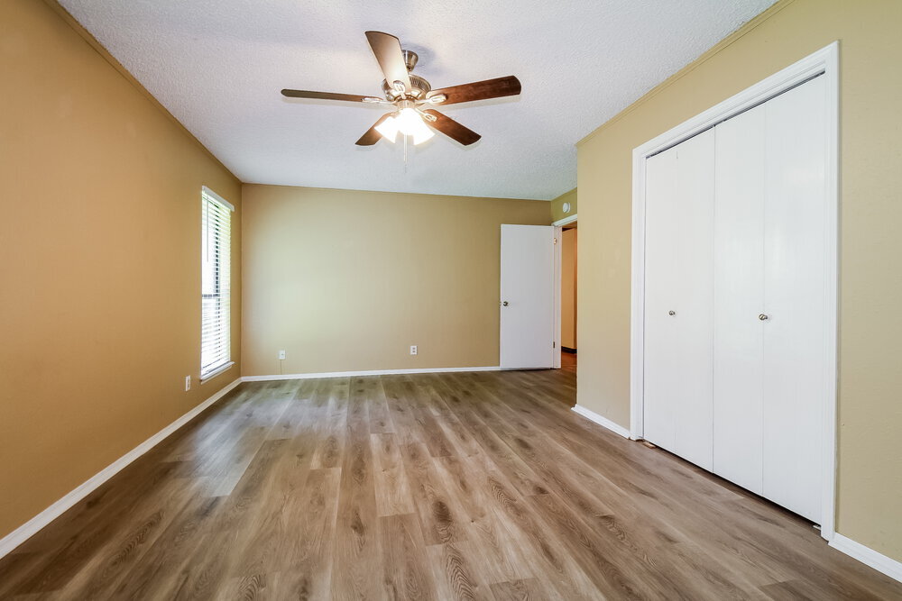 Building Photo - 1104 Meadow Lake Dr