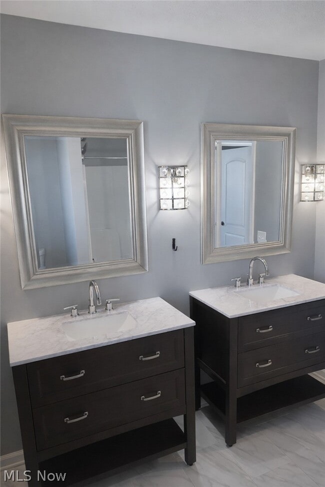 Building Photo - 26930 Elmwood Dr