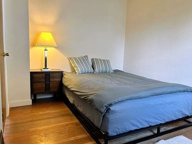 Building Photo - A st.