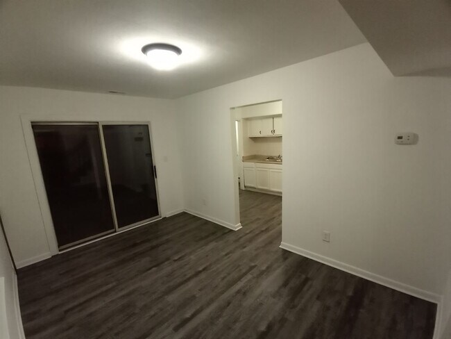 Building Photo - Three bedroom two and one half bath end unit townhome