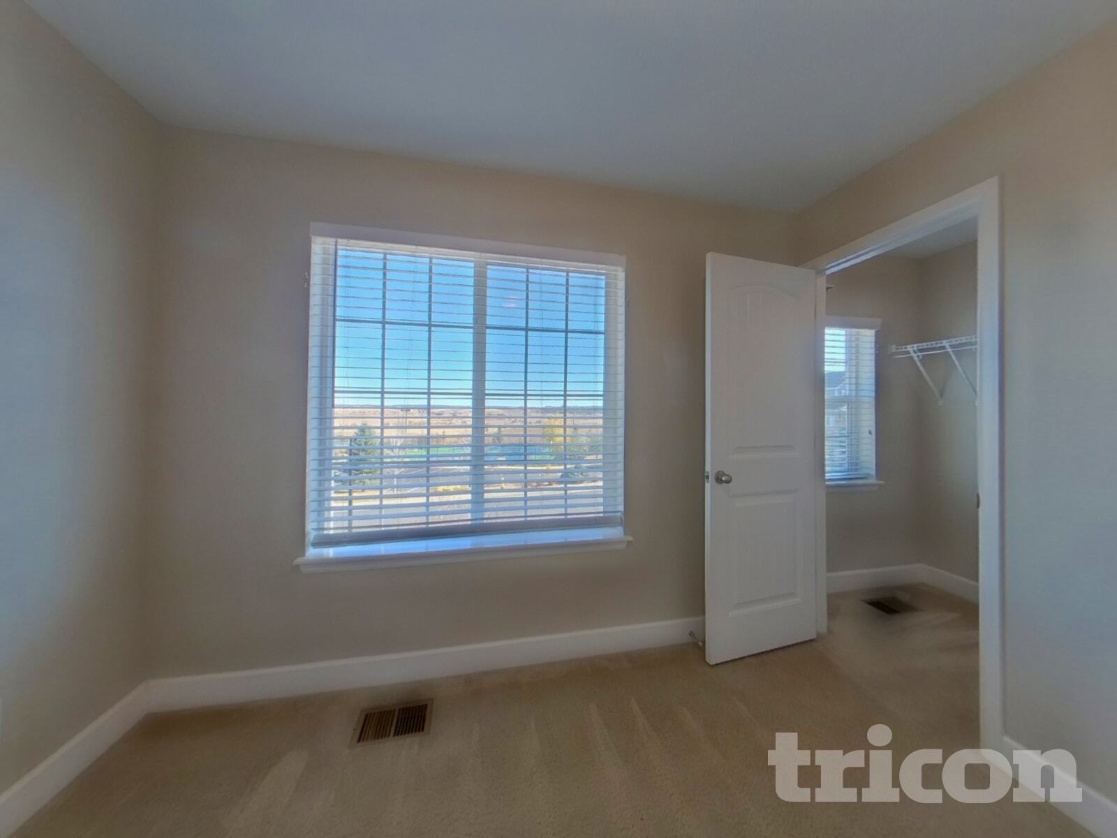 Building Photo - 7773 Oasis Dr