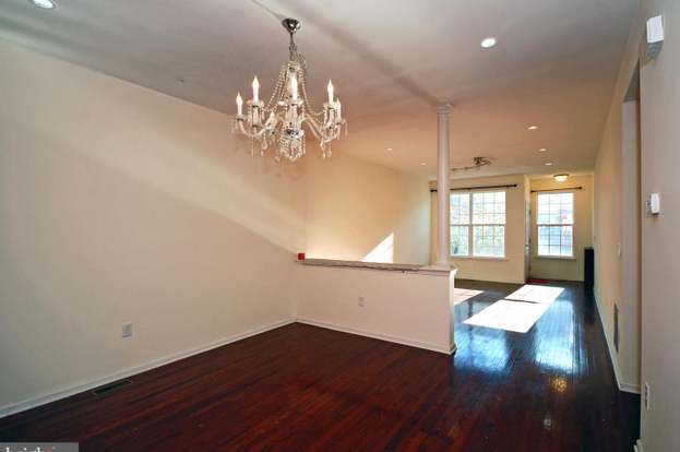 Building Photo - 2319 Berkshire Ln