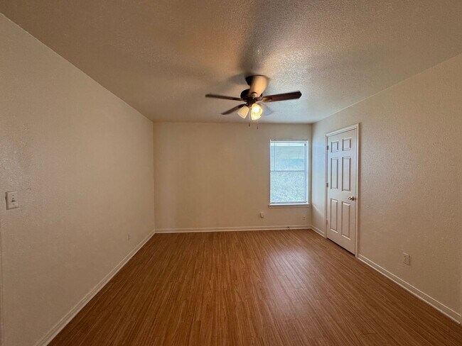 Building Photo - 3805 Ys Pak Ct