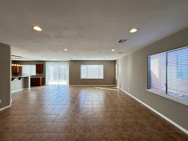 Building Photo - Mountains Edge-Pod 129