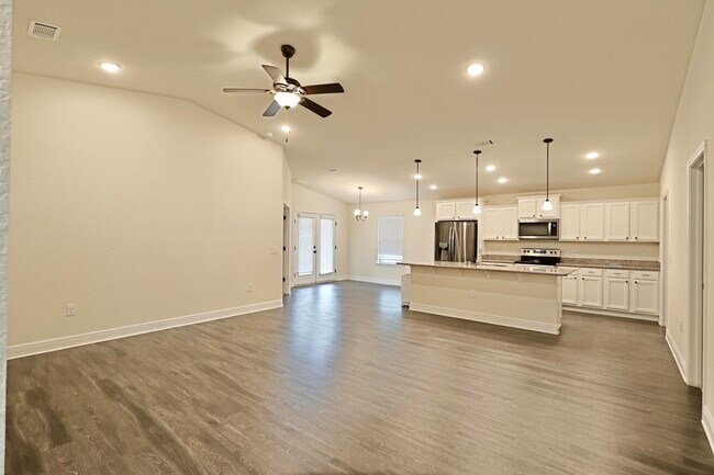 Building Photo - 6114 Redberry Dr