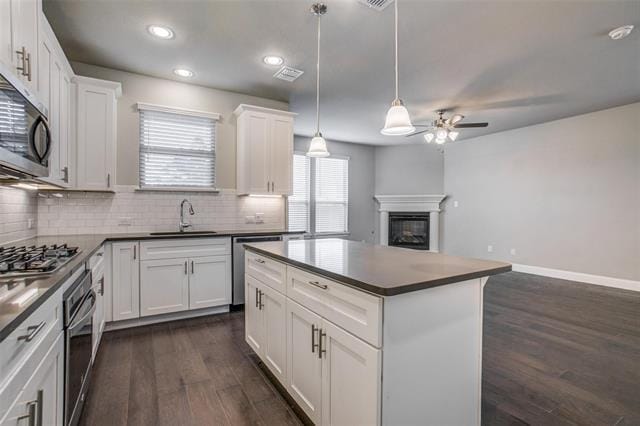 Building Photo - 704 Reeves Ln