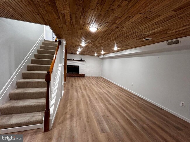 Building Photo - 112 Virginia Dr