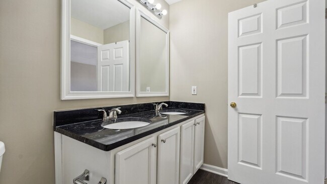 Building Photo - Discover the charm of this beautifully upd...