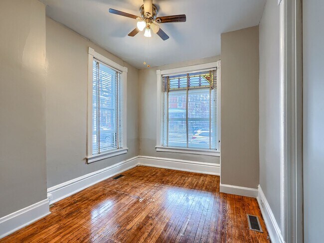 Building Photo - 1528 Green St