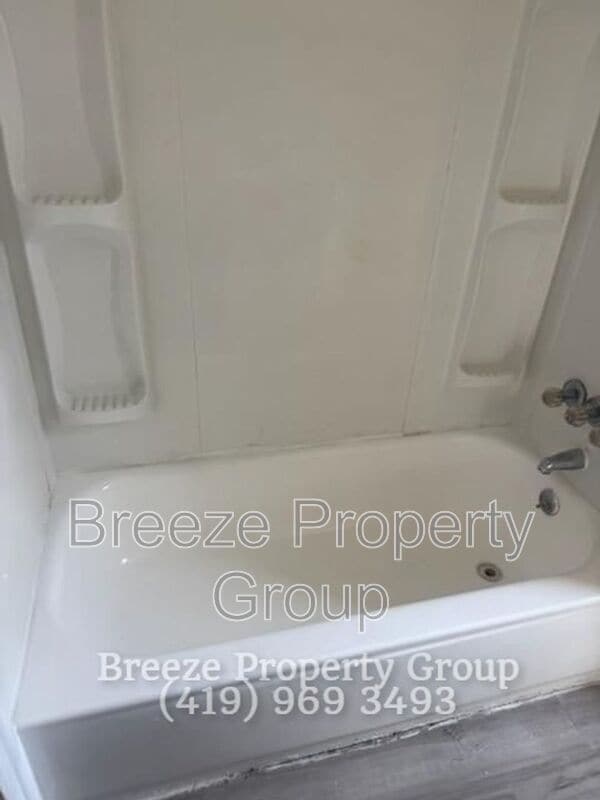 Building Photo - 228 Langdon St