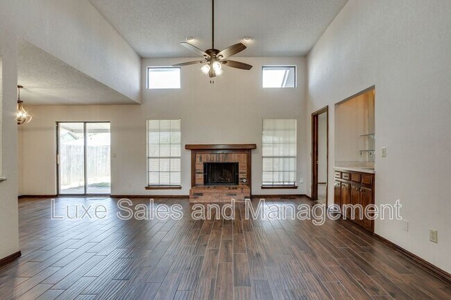 Building Photo - 7713 Doris Dr