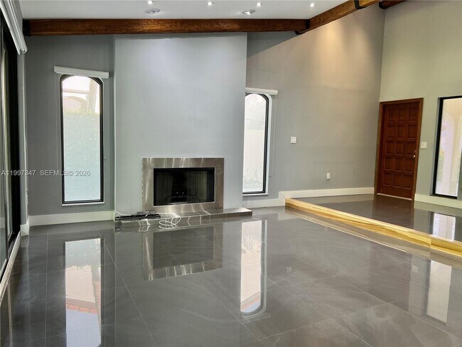 Building Photo - 9331 NW 48th Doral Terrace