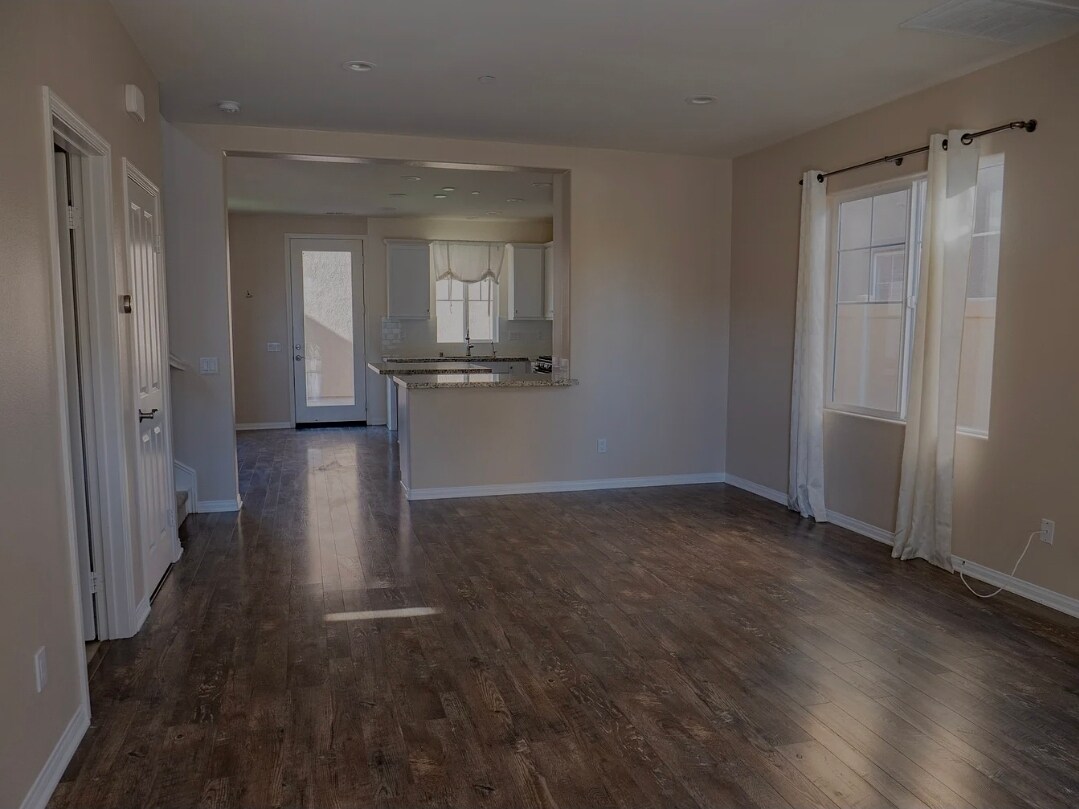 Building Photo - 520 Nile River Dr