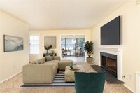 Building Photo - 910 Augusta Dr