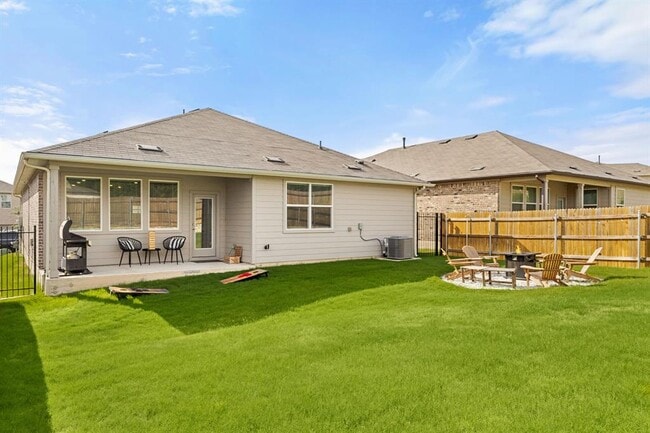 Building Photo - 10513 Defender Trl