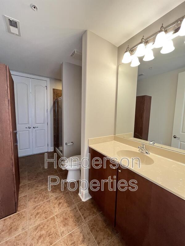 Building Photo - 4620 Piedmont Row Dr