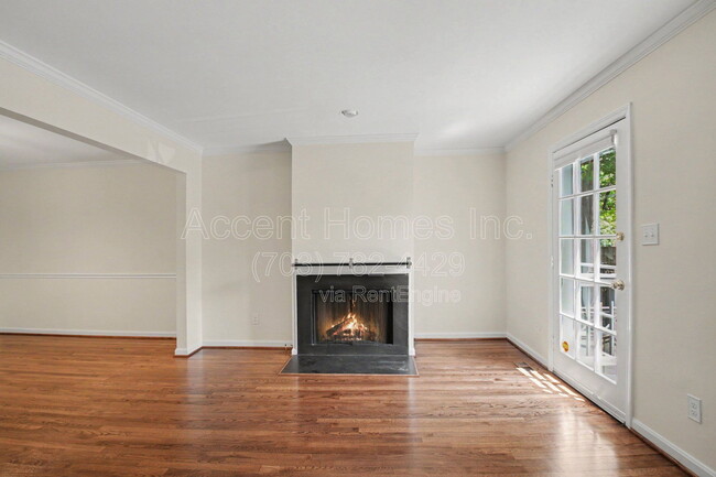 Building Photo - 449 Old Town Ct