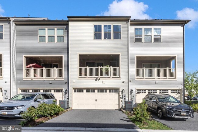 Building Photo - 6110 Stonecat Ct