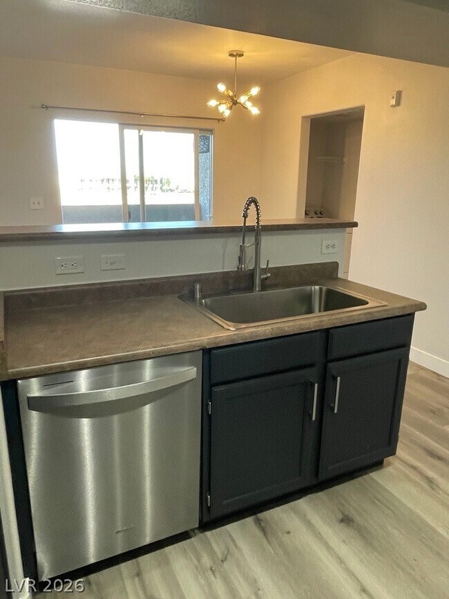 Building Photo - 7255 W Sunset Rd