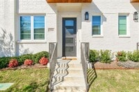 Building Photo - 2816 Merrimac St