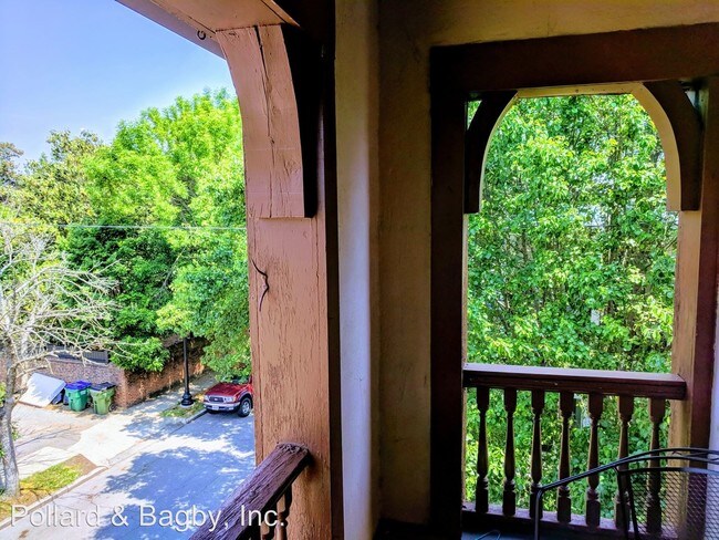 Building Photo - 509 N Mulberry St