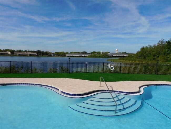 Building Photo - 1 Bed / 1 Bath Condo in Gated Comm. In Altamonte Springs, Available Now!!