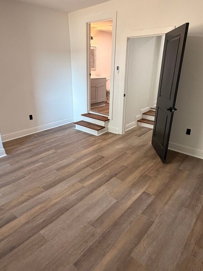 Building Photo - 4210 Alfred St