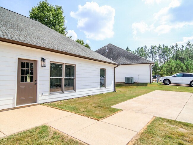 Building Photo - 441 Olive Branch Way